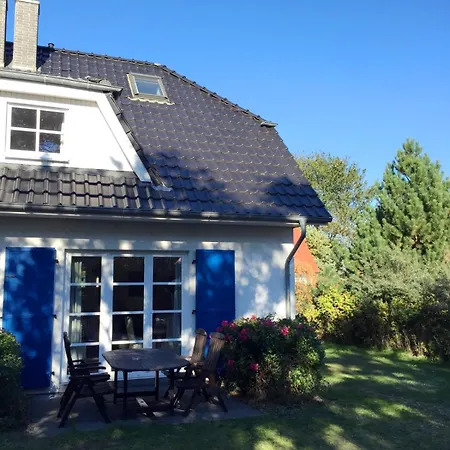 Haus Zeesenboot Lee Hiddensee