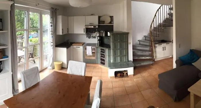 Haus Zeesenboot Lee Hiddensee