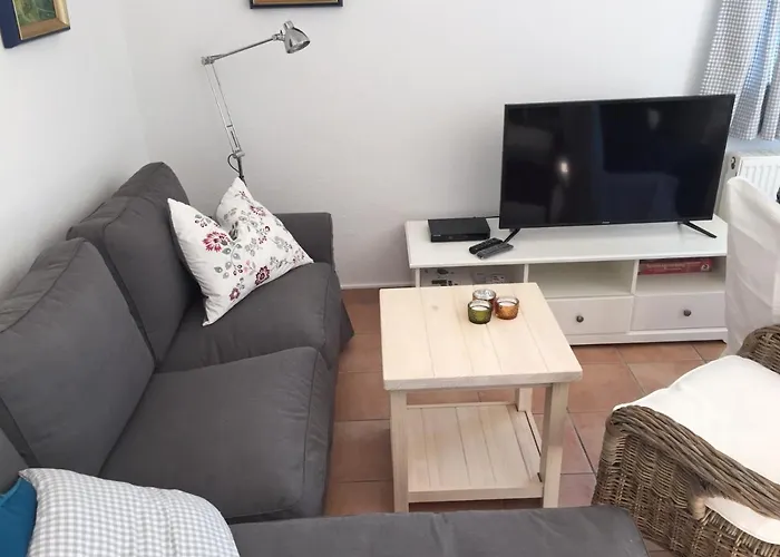 Semesterbostad Haus Zeesenboot Lee *