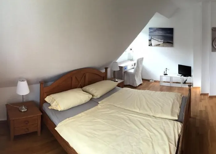 Haus Zeesenboot Lee Semesterbostad Hiddensee