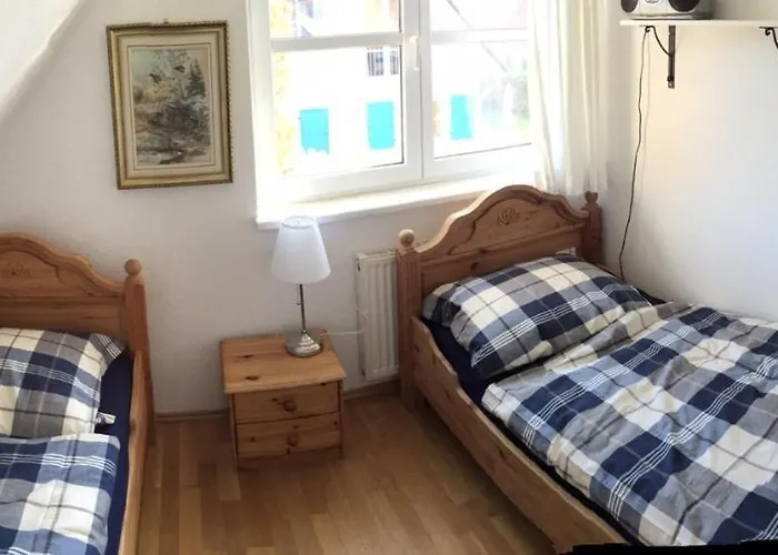 Semesterbostad Haus Zeesenboot Lee