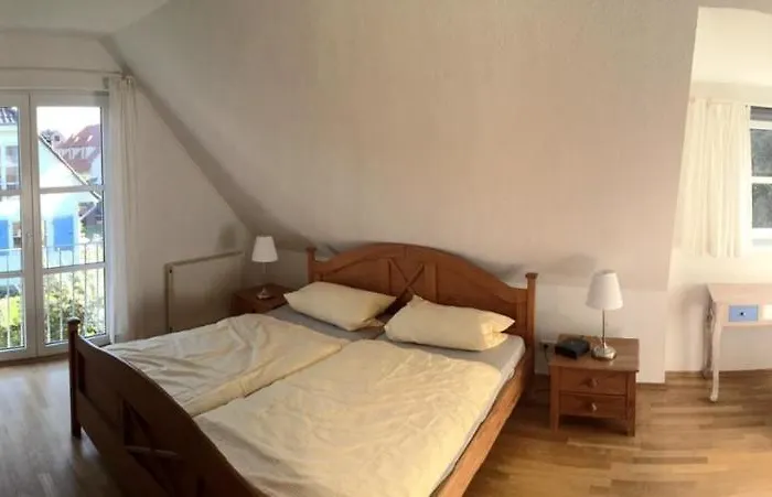 Semesterbostad Haus Zeesenboot Lee *